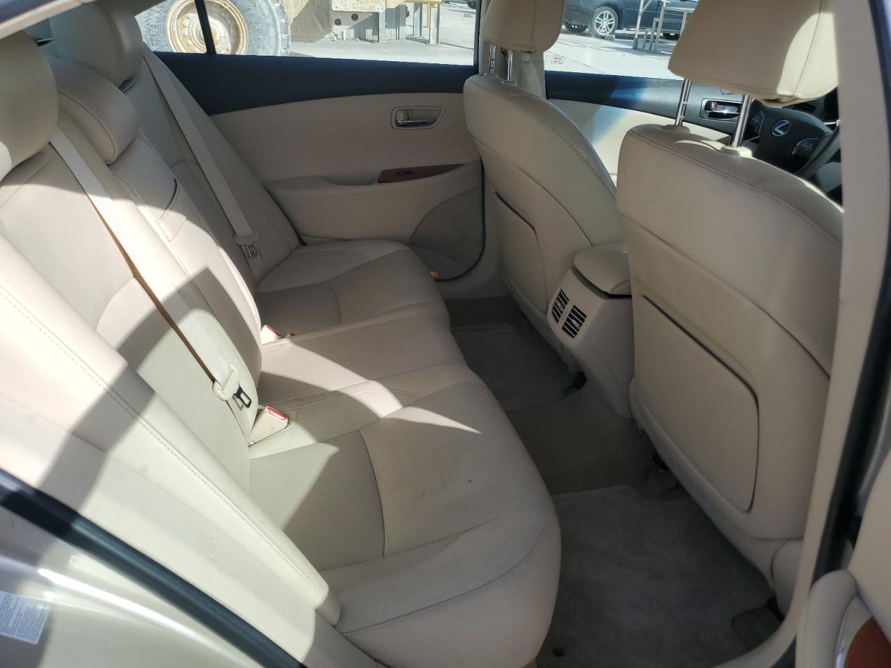2011 Lexus ES - Image 10