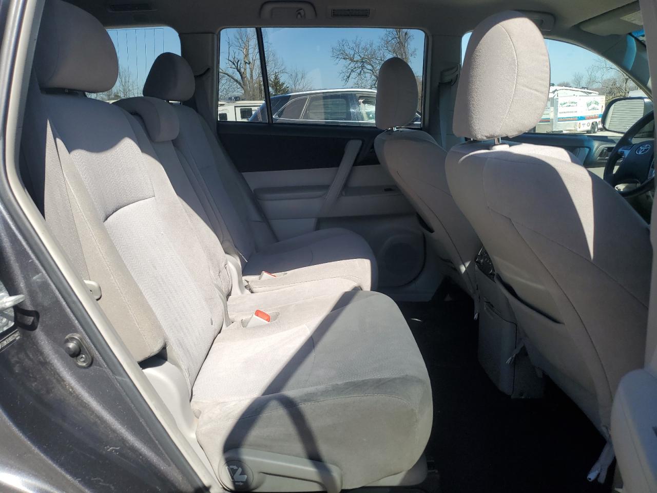 2013 Toyota Highlander - Image 11
