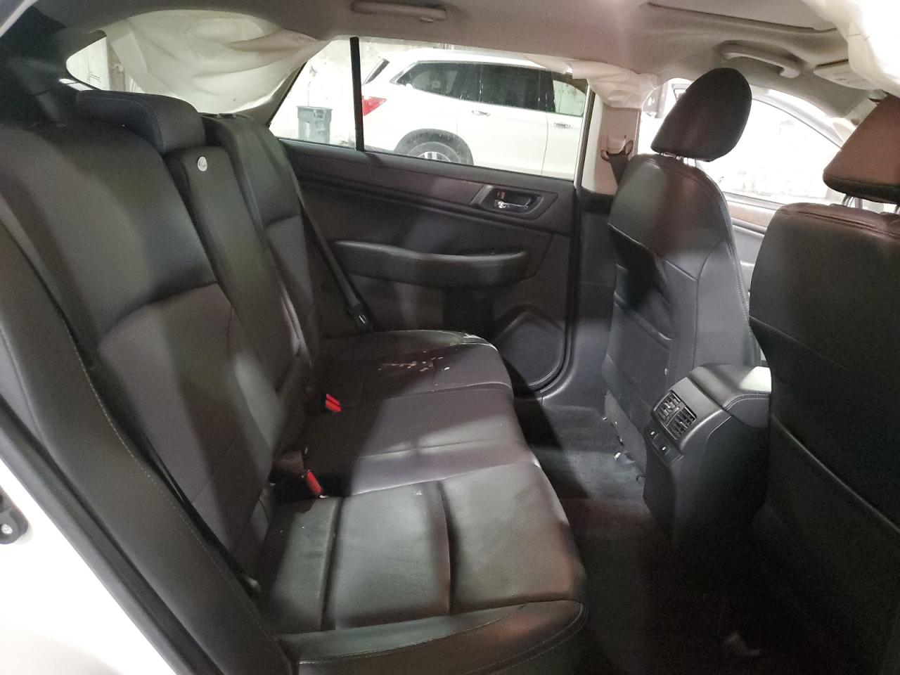 2015 Subaru Outback - Image 11