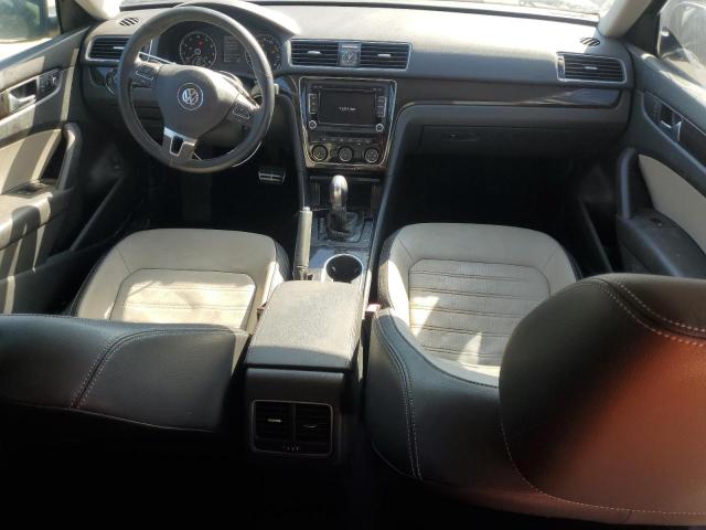 Sedans VOLKSWAGEN PASSAT 2015 Szary