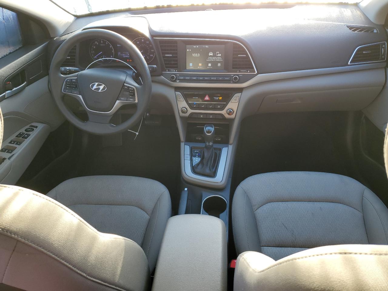 2017 Hyundai Elantra - Image 8