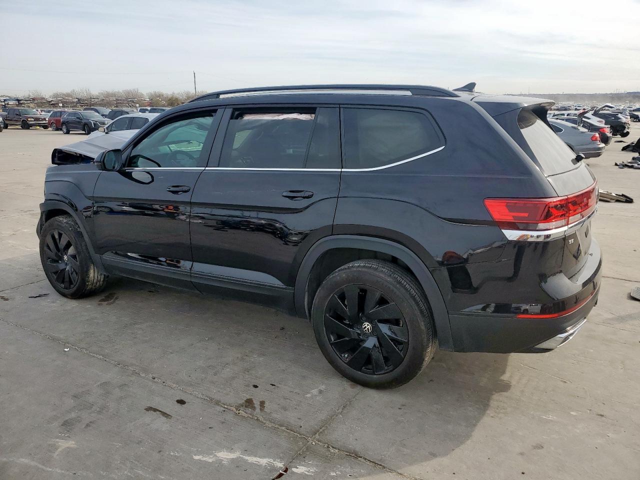 2024 Volkswagen Atlas - Image 2
