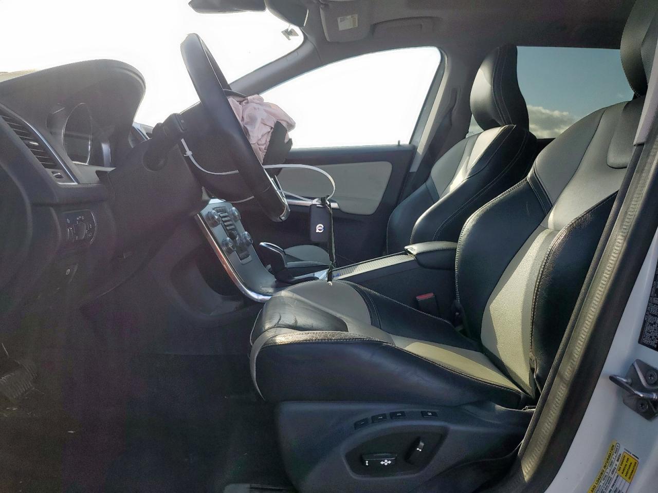 2017 Volvo Xc60 T5 Dynamic VIN: YV440MDR7H2130033 Lot: 47968625