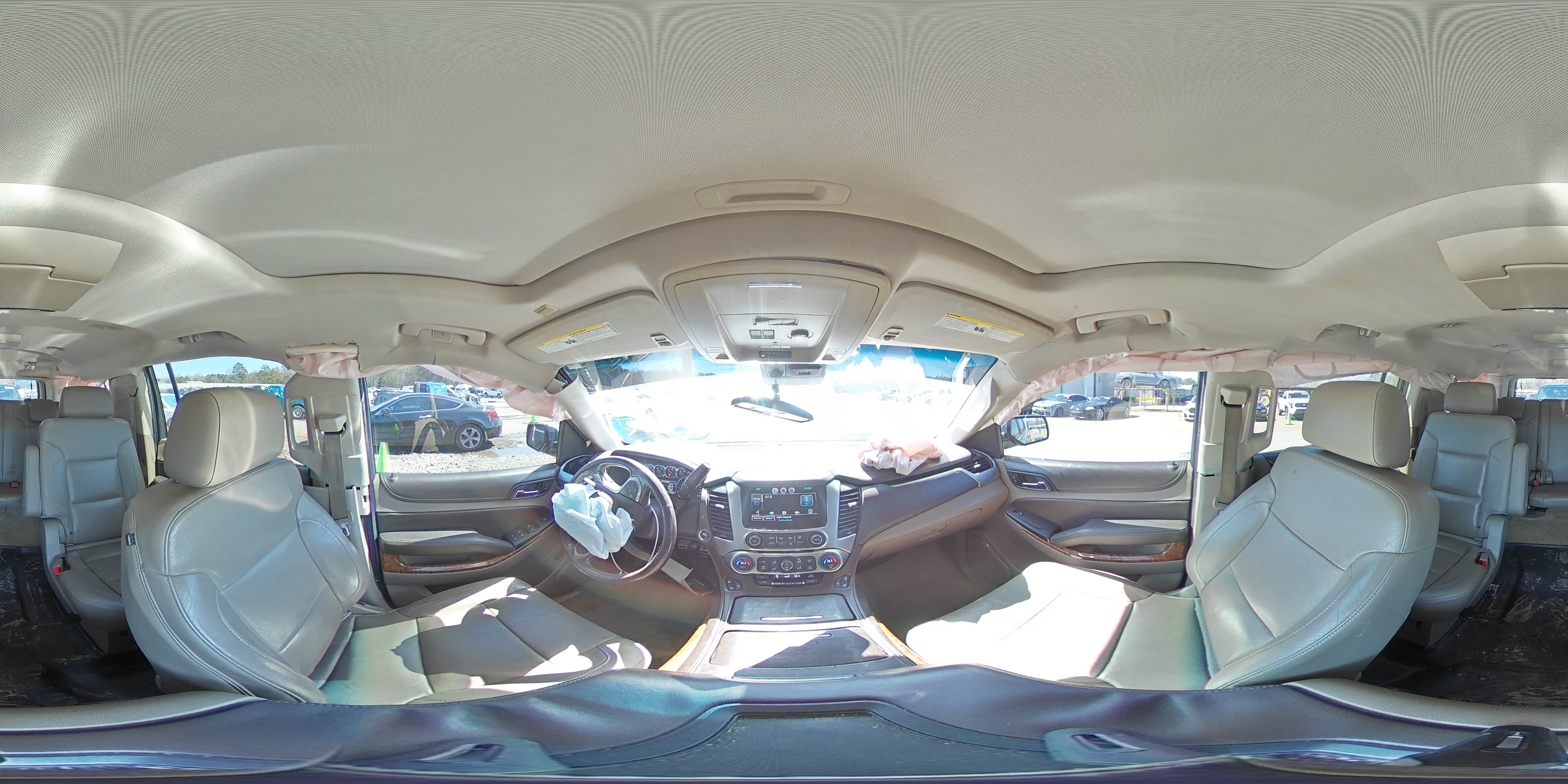 2015 Chevrolet Suburban - Image 13
