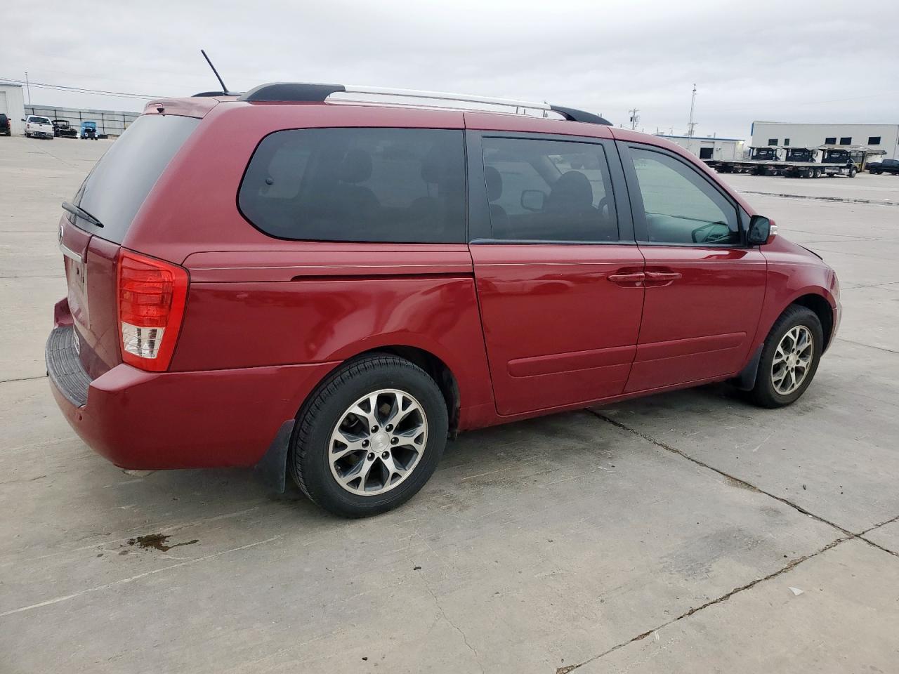 2014 Kia Sedona - Image 3