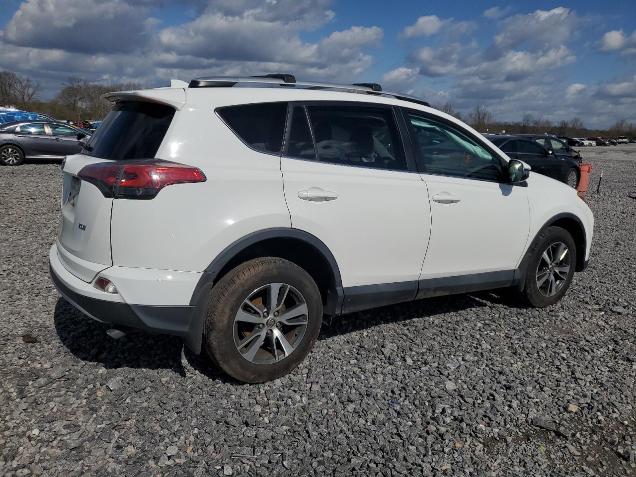 2016 Toyota RAV 4 - Image 3