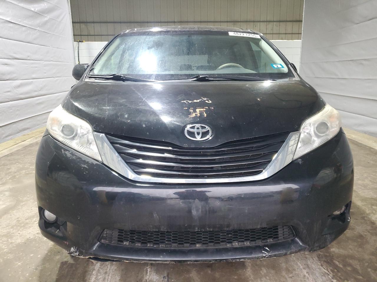 2013 Toyota Sienna - Image 5