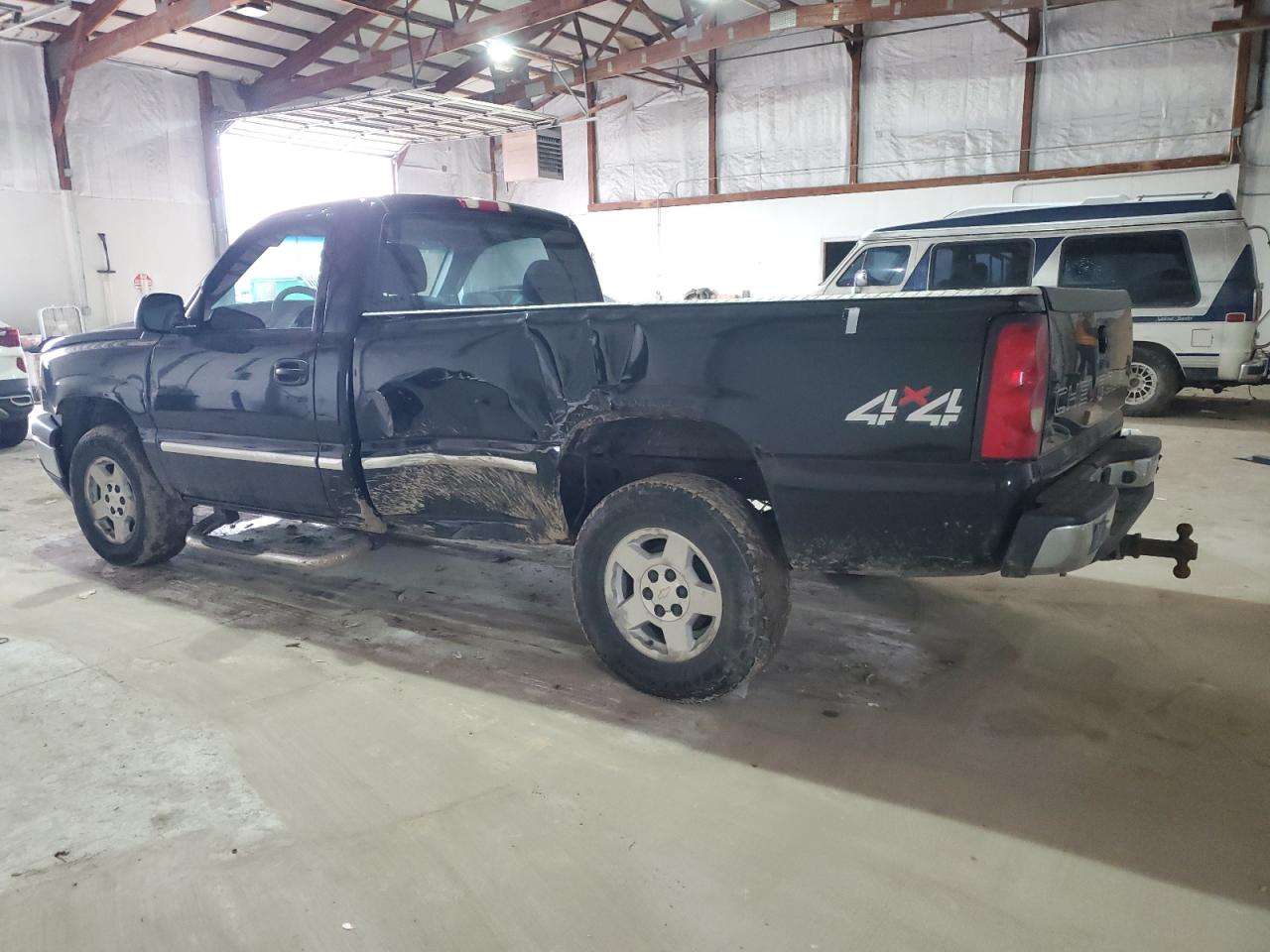 2006 Chevrolet Silverado - Image 2