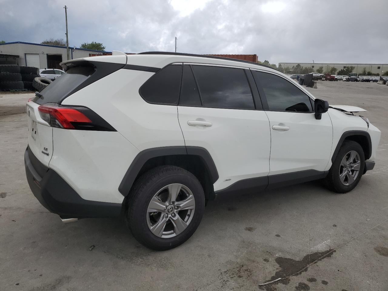 2024 Toyota RAV 4 - Image 3