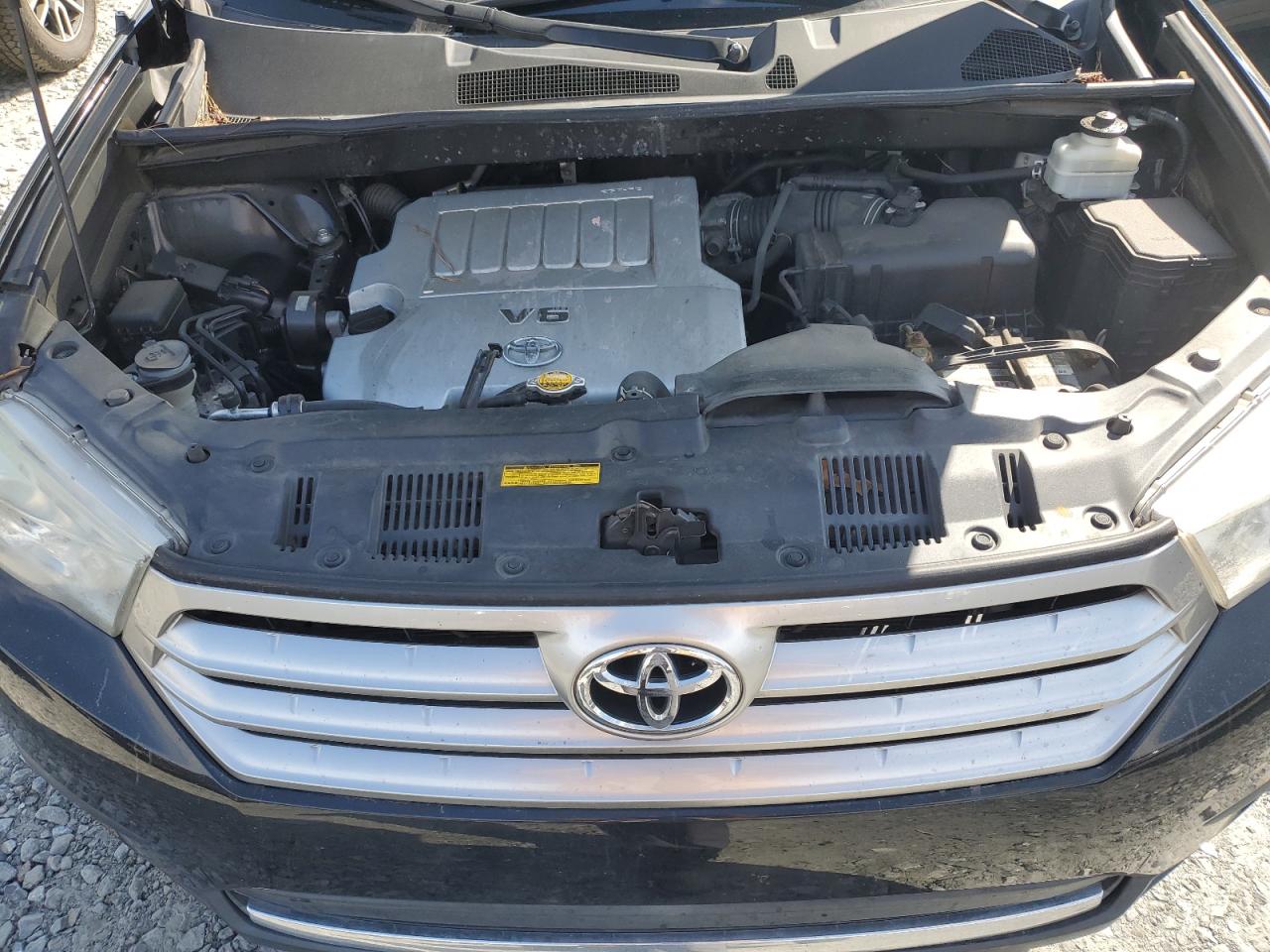 2011 Toyota Highlander - Image 12