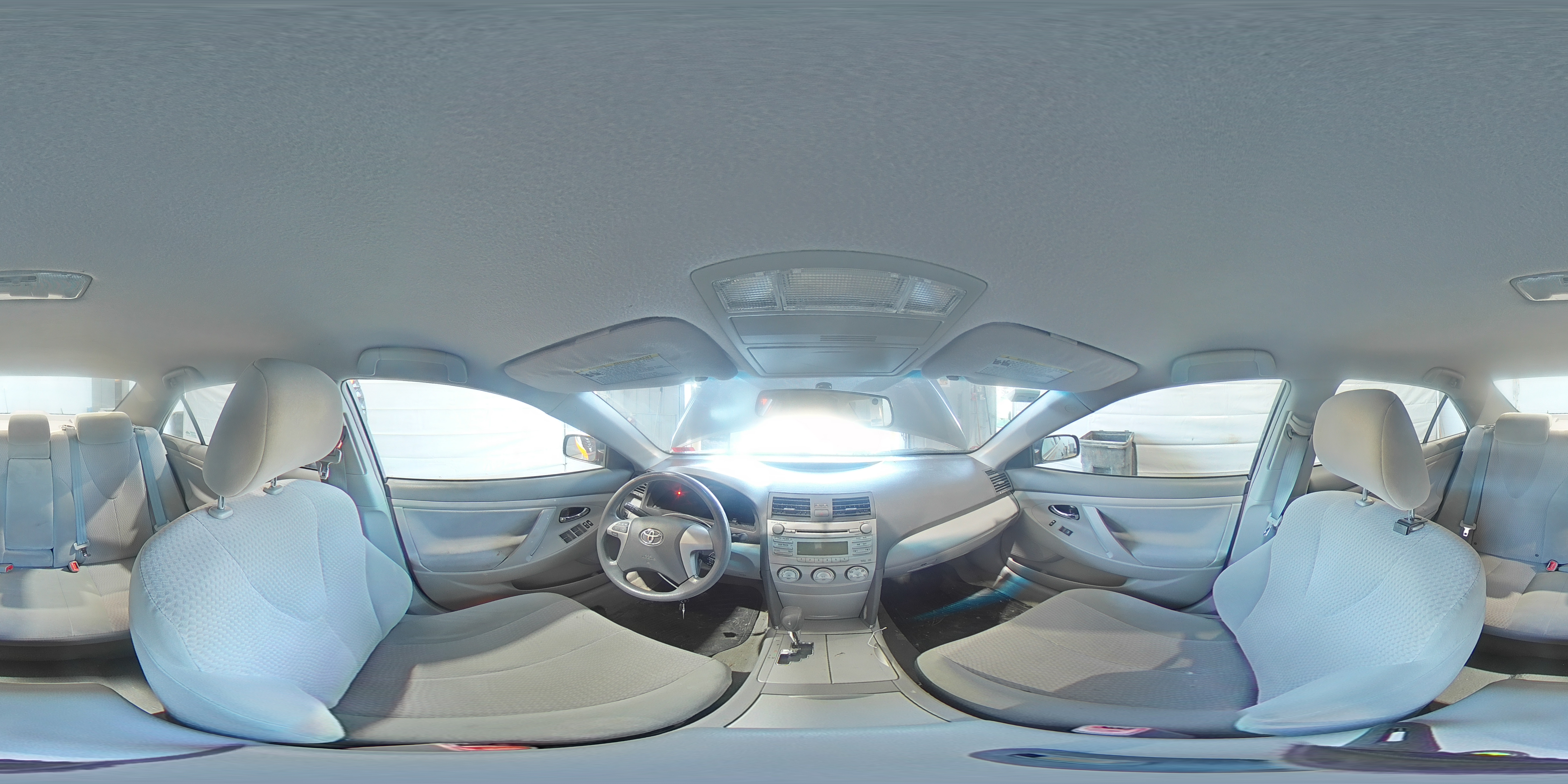 2010 Toyota Camry - Image 13