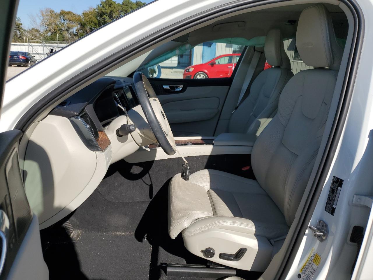 2020 Volvo XC60 - Image 7