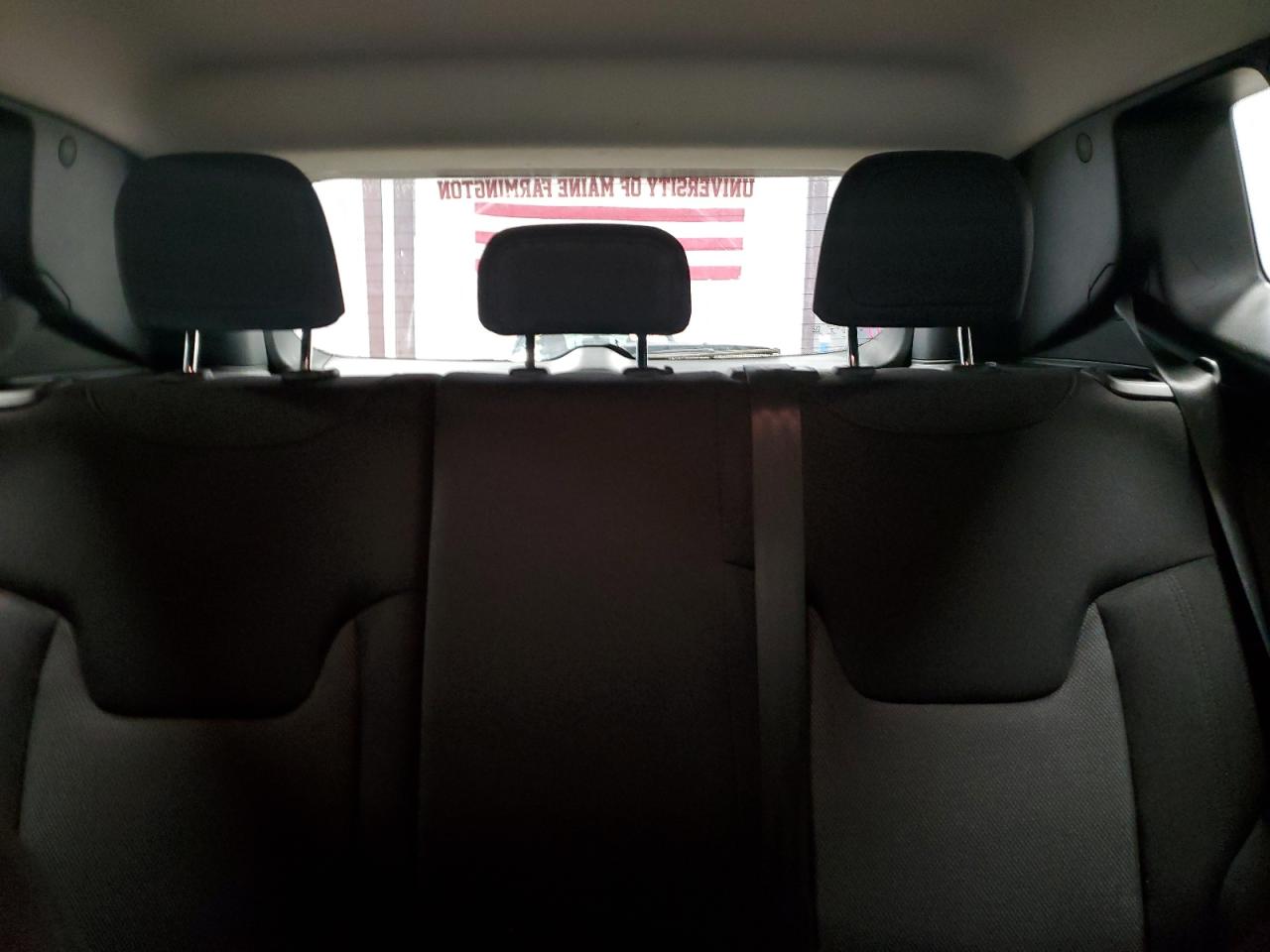 2019 Jeep Renegade - Image 10