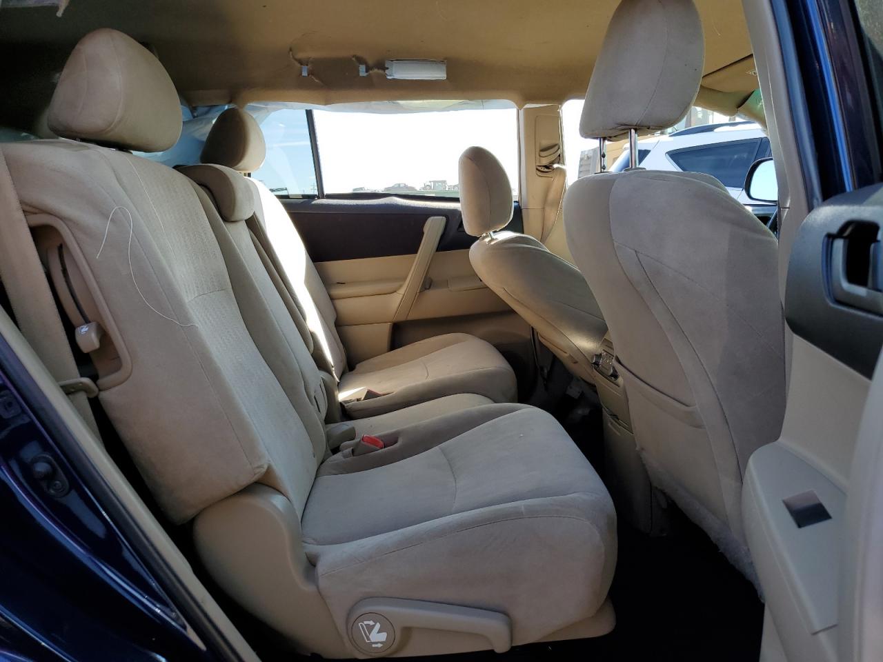 2011 Toyota Highlander - Image 11