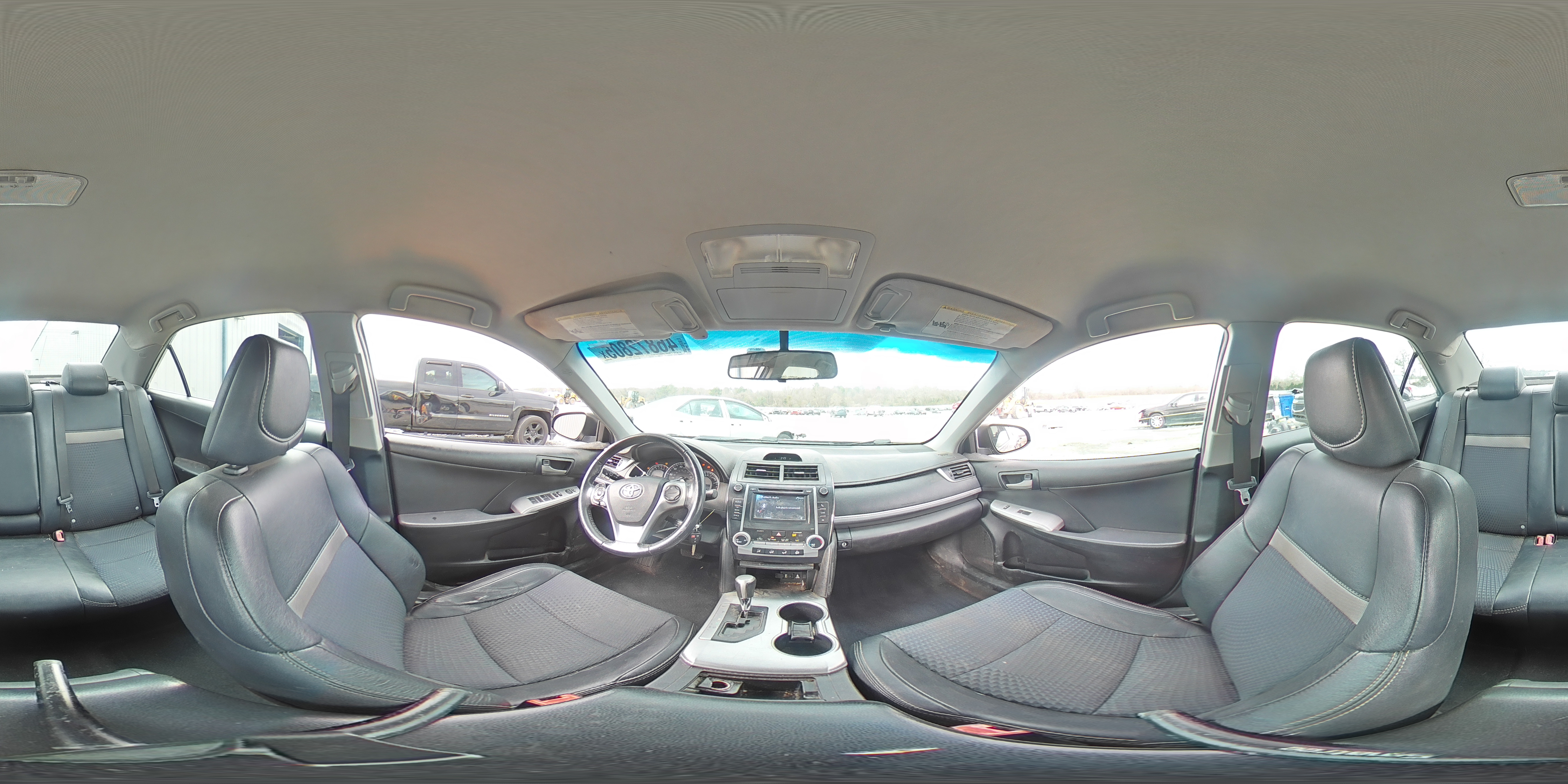 2014 Toyota Camry - Image 14