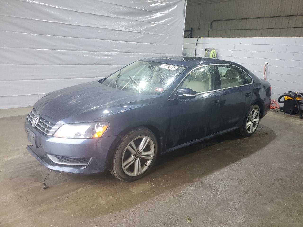 2014 Volkswagen Passat - Image 1