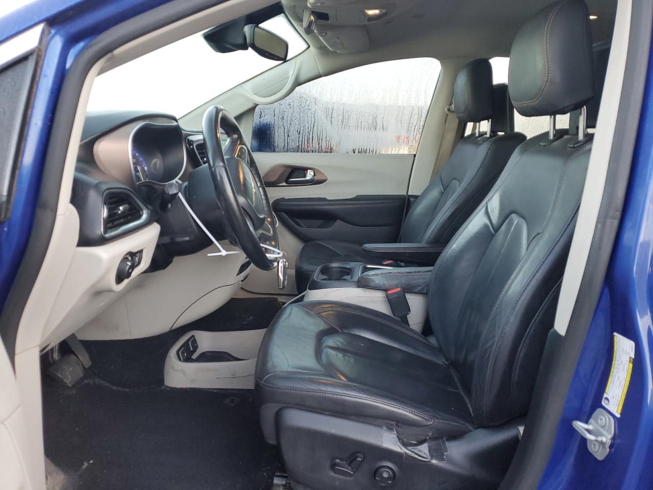 2019 Chrysler Pacifica - Image 7