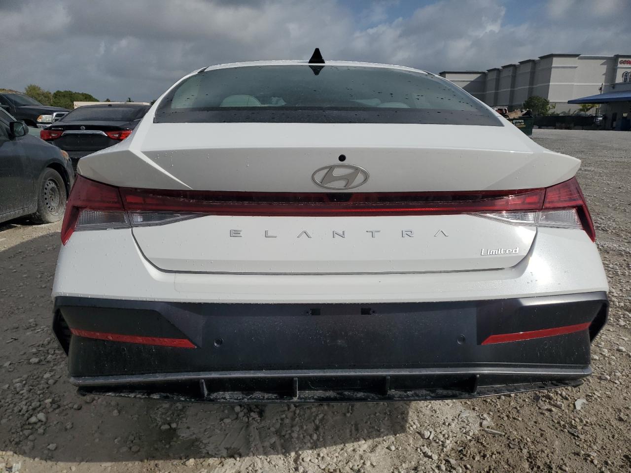 2024 Hyundai Elantra - Image 6