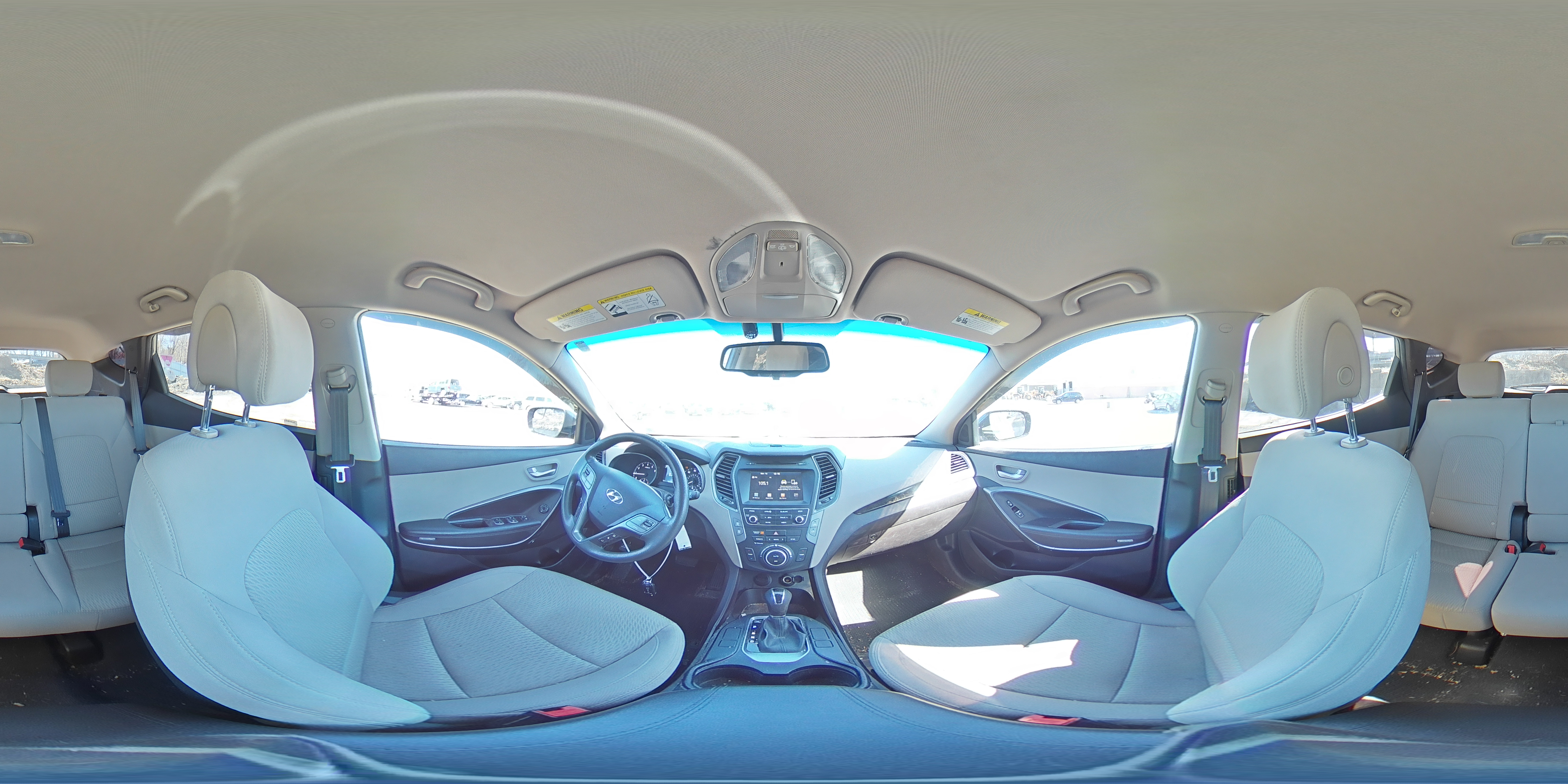 2017 Hyundai Santa Fe - Image 13