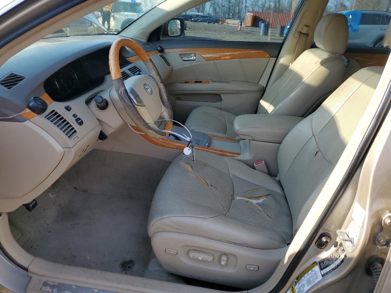 2006 Toyota Avalon Xl VIN: 4T1BK36B15U137588 Lot: 49990075