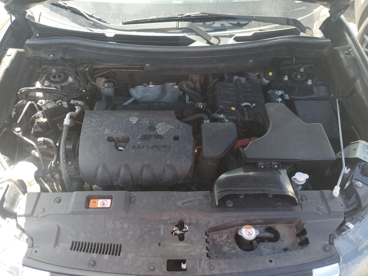 2019 Mitsubishi Outlander - Image 12