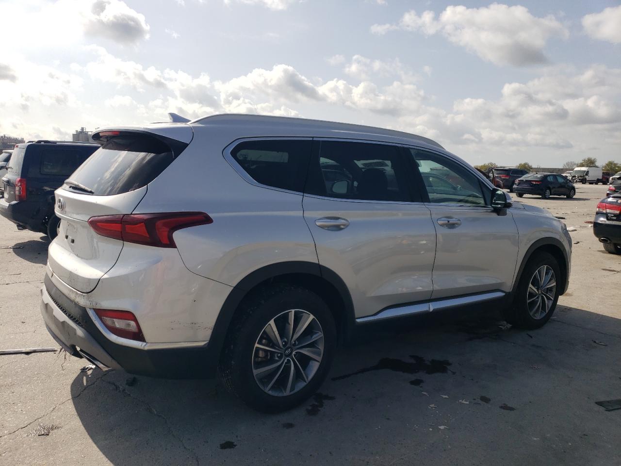 2019 Hyundai Santa Fe - Image 3