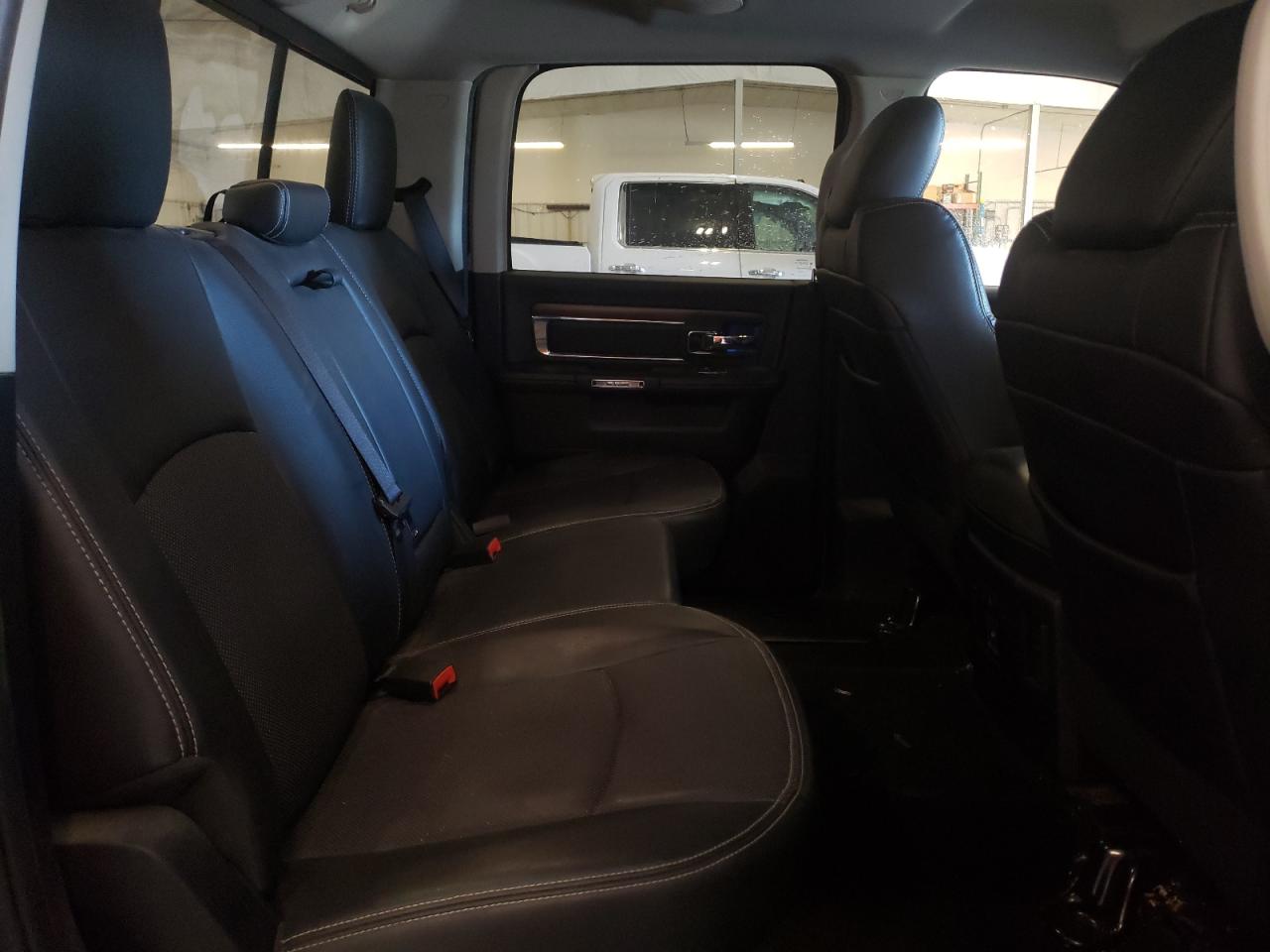 2015 RAM 1500 - Image 10