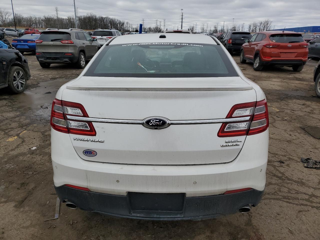 2014 Ford Taurus - Image 6