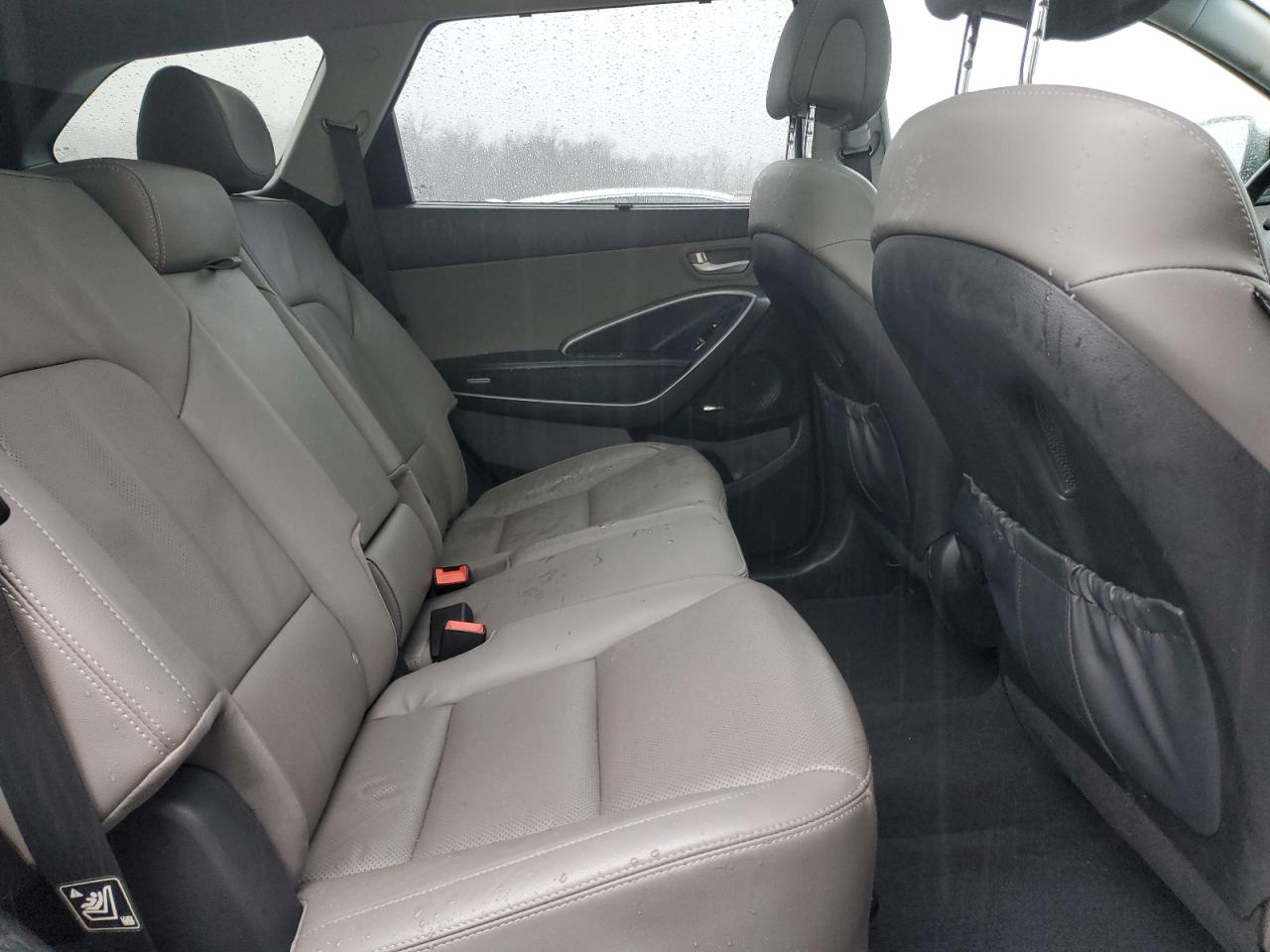 2015 Hyundai Santa Fe - Image 11