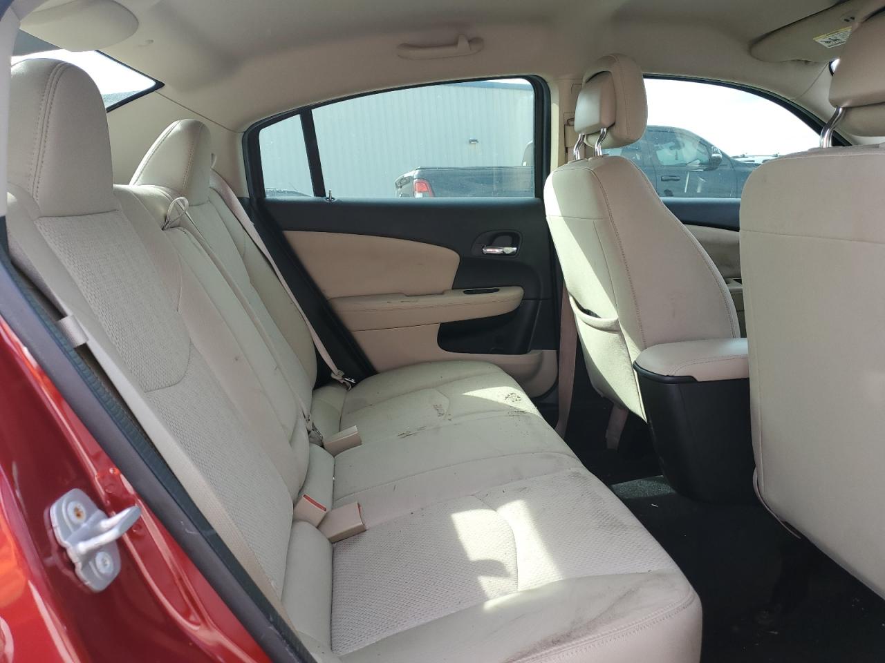 2013 Chrysler 200 - Image 10