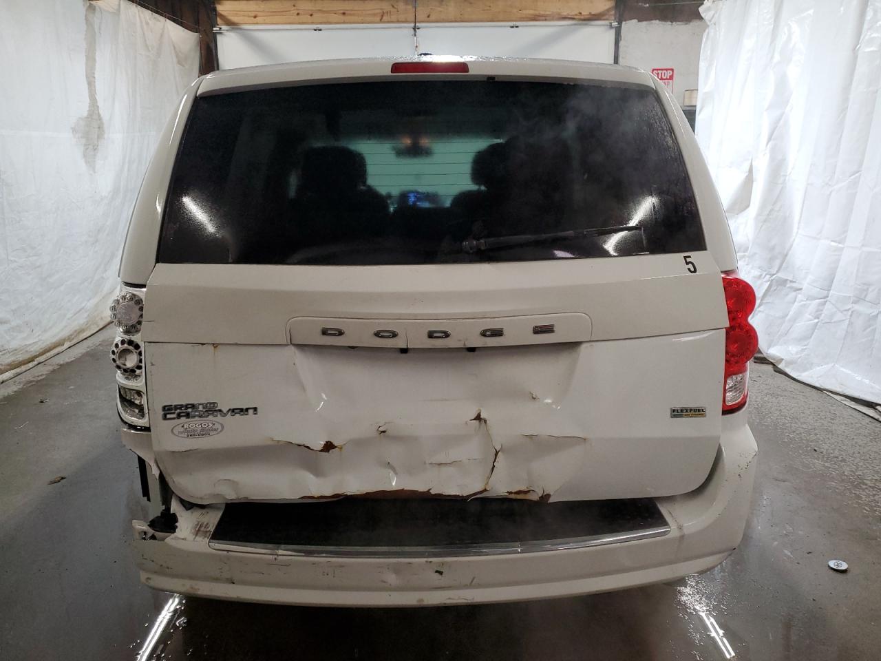 2018 Dodge Caravan - Image 6