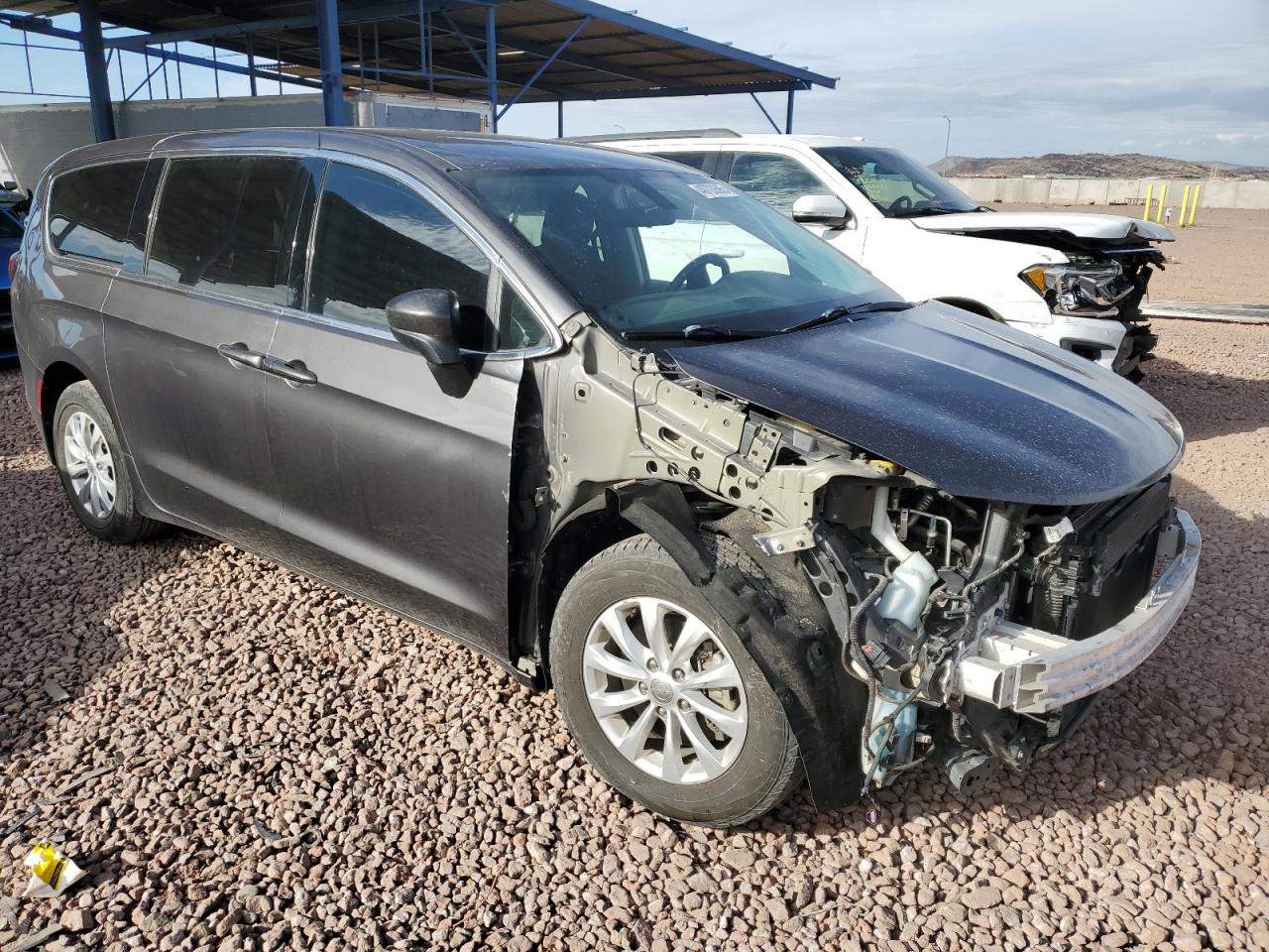 2018 Chrysler Pacifica - Image 4
