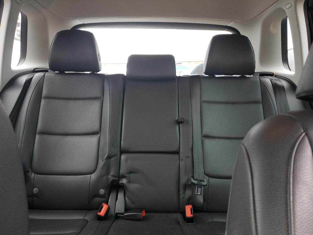 2017 Volkswagen Tiguan - Image 10