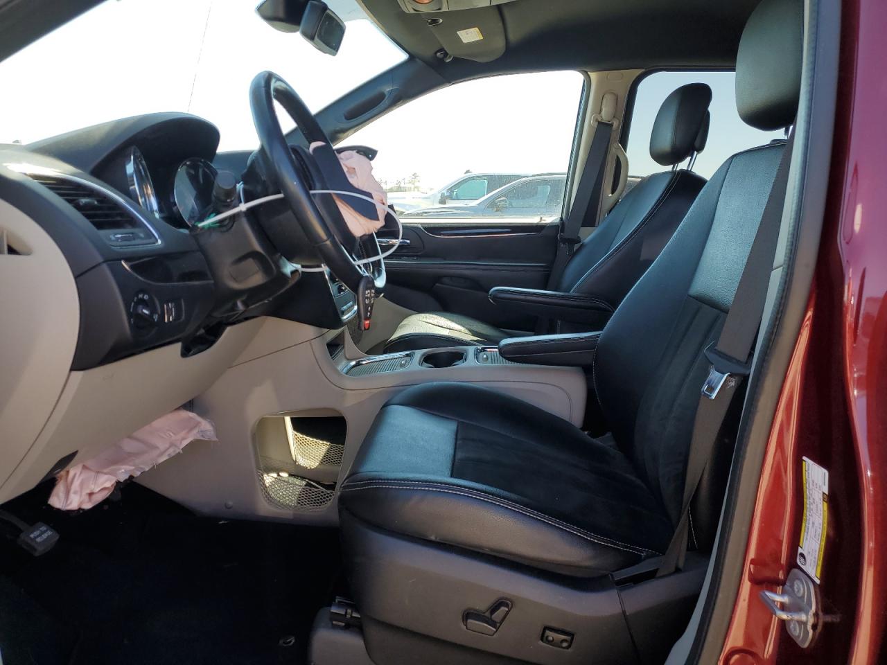 2019 Dodge Caravan - Image 7
