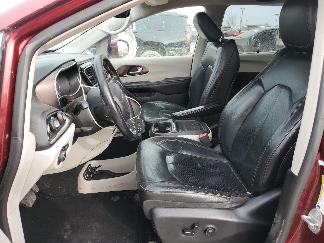 2019 Chrysler Pacifica - Image 7