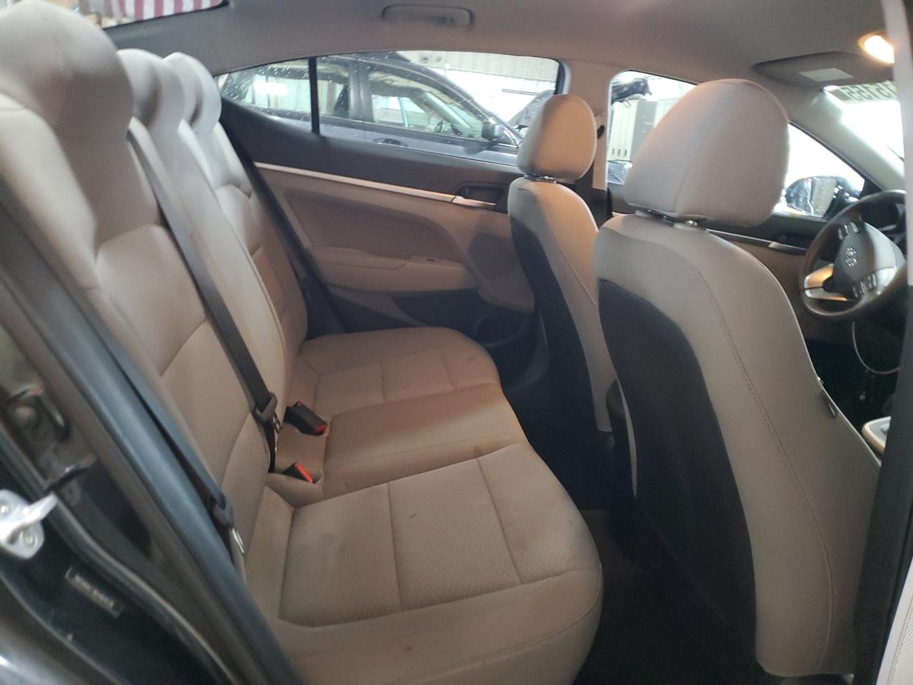 2019 Hyundai Elantra - Image 10