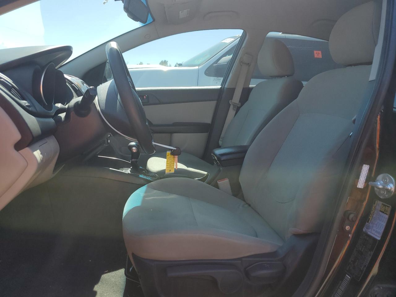 2012 Kia Forte - Image 7