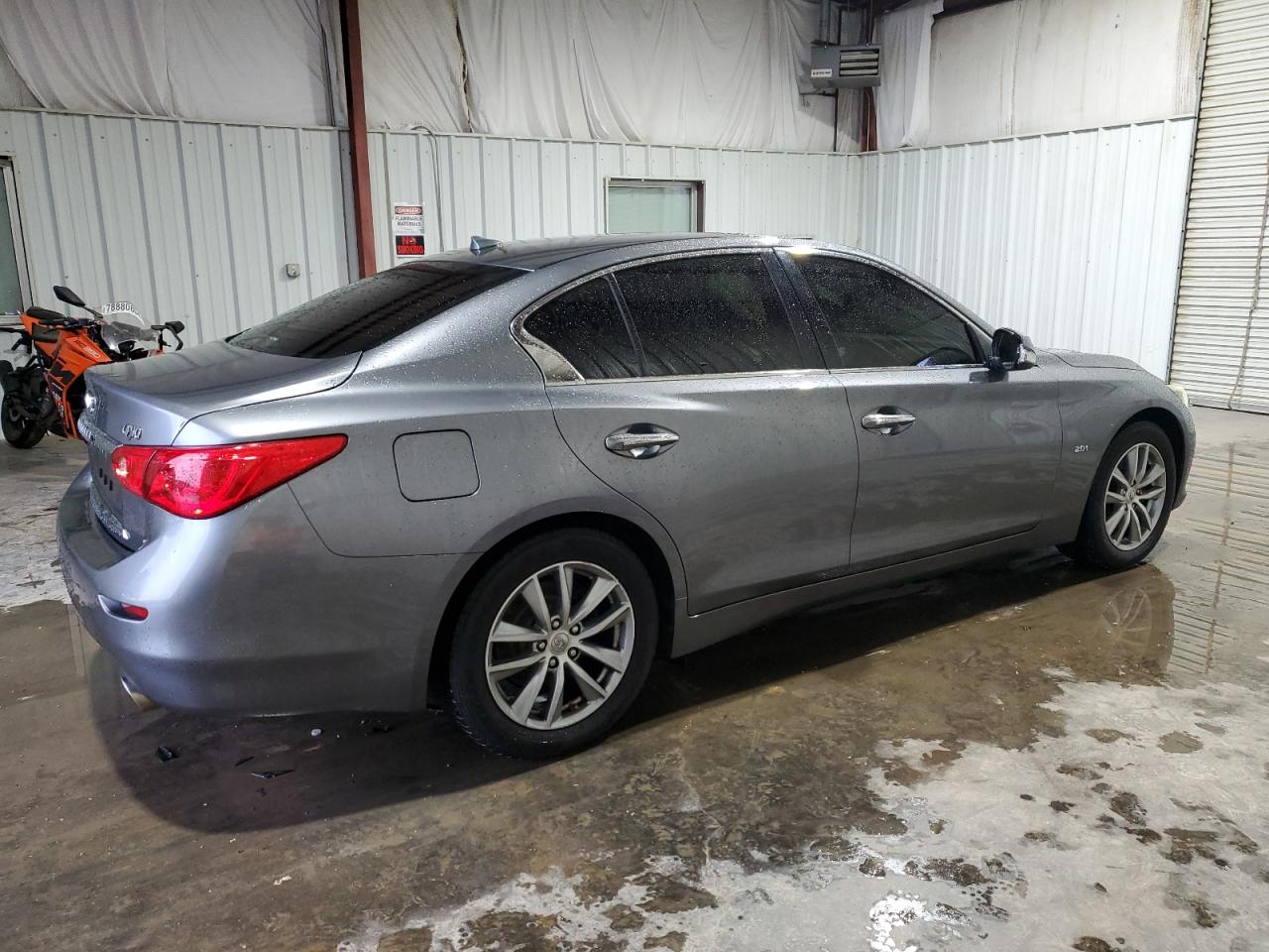 2017 Infiniti Q50 - Image 3