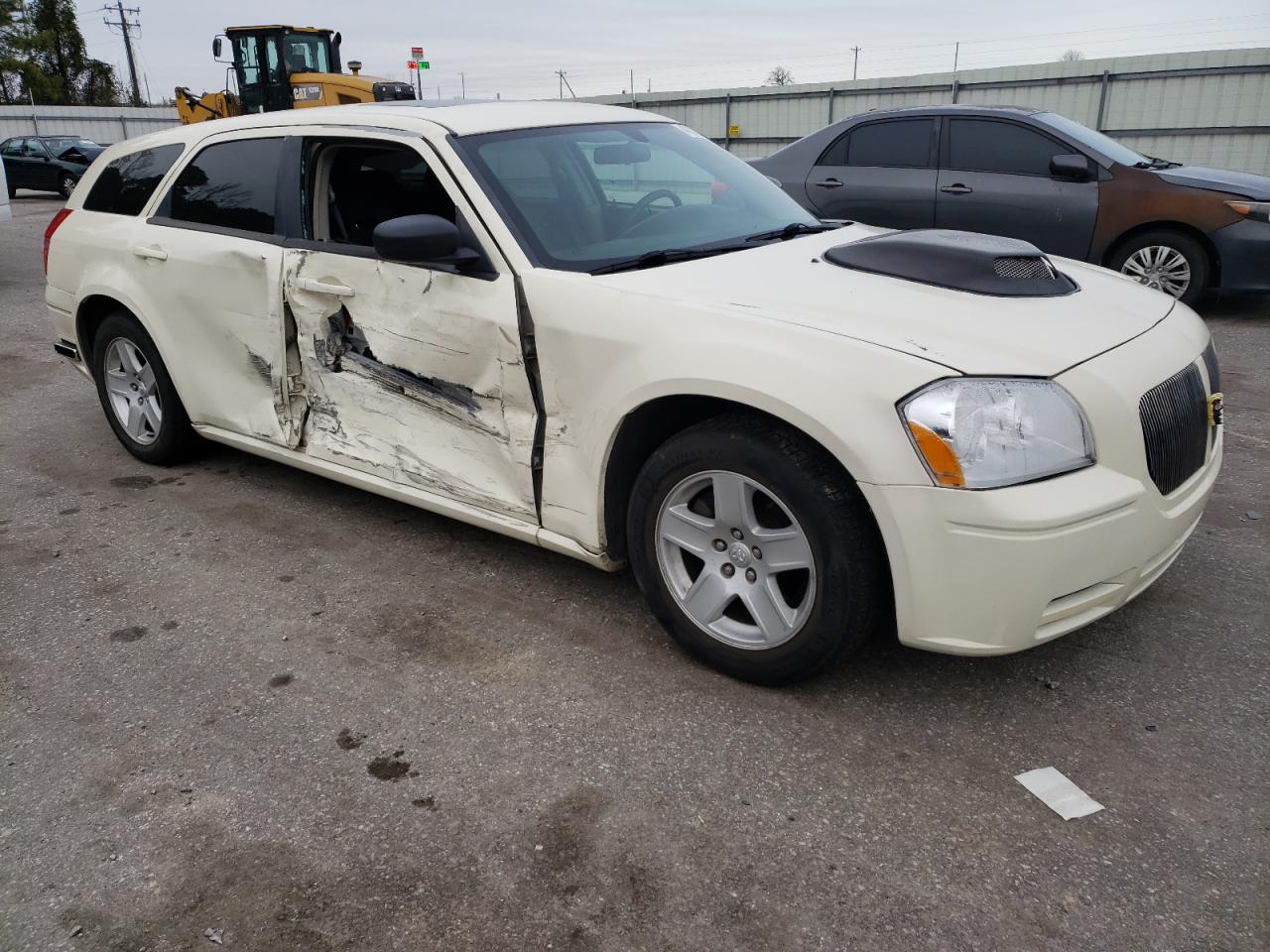 2005 Dodge Magnum - Image 4