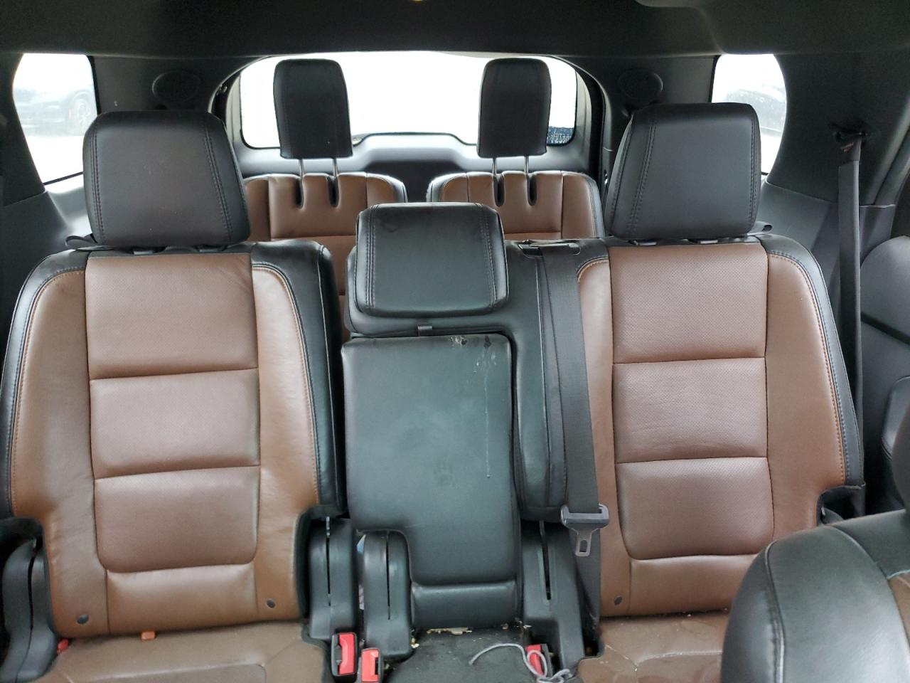 2015 Ford Explorer - Image 10