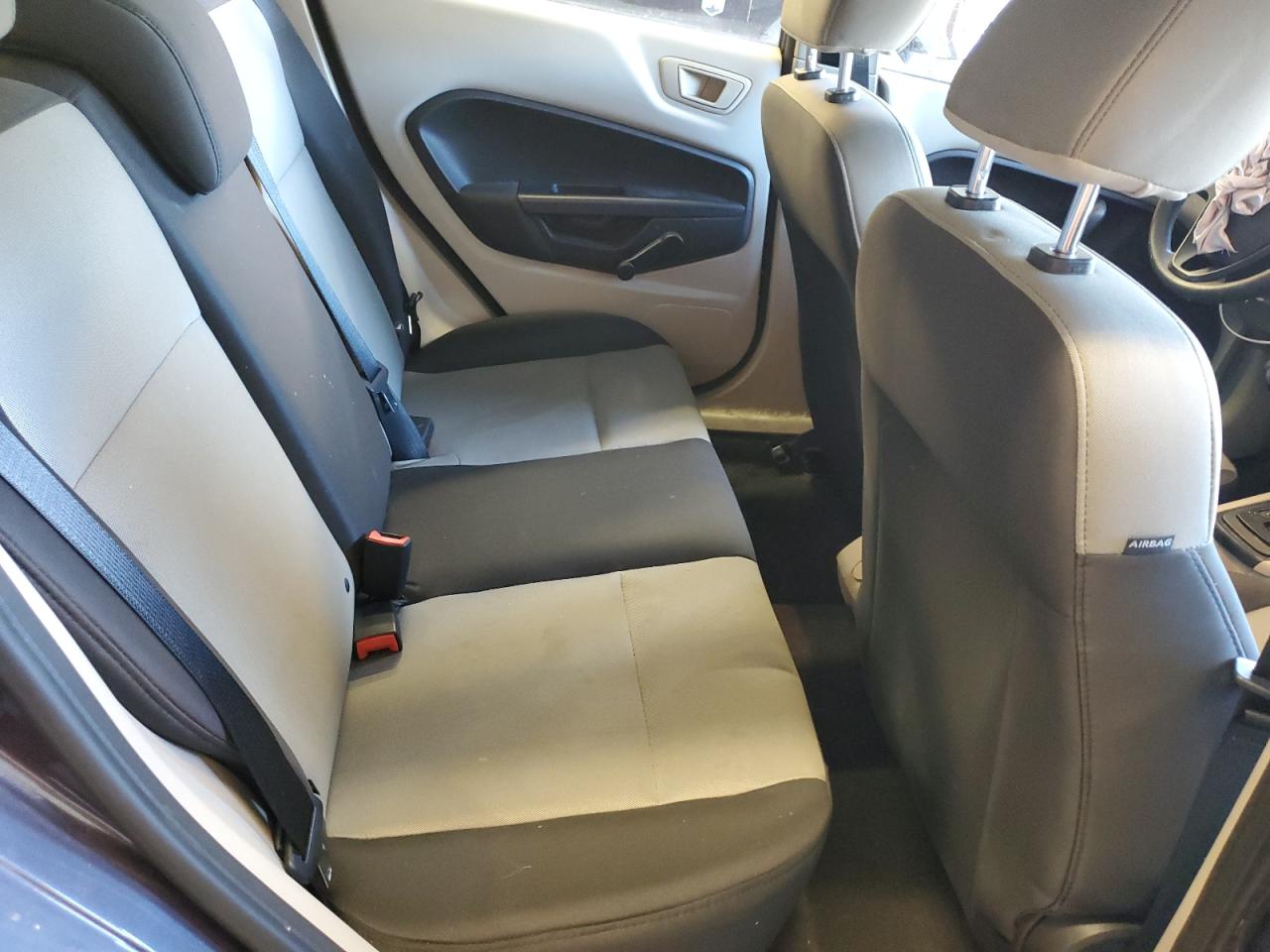 2013 Ford Fiesta - Image 10
