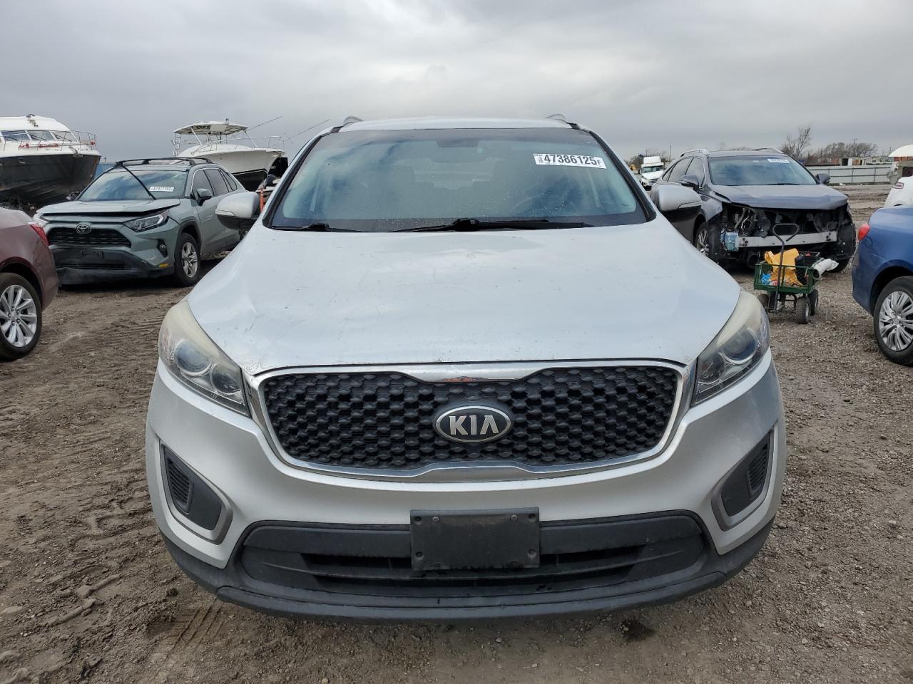 2016 Kia Sorento - Image 5