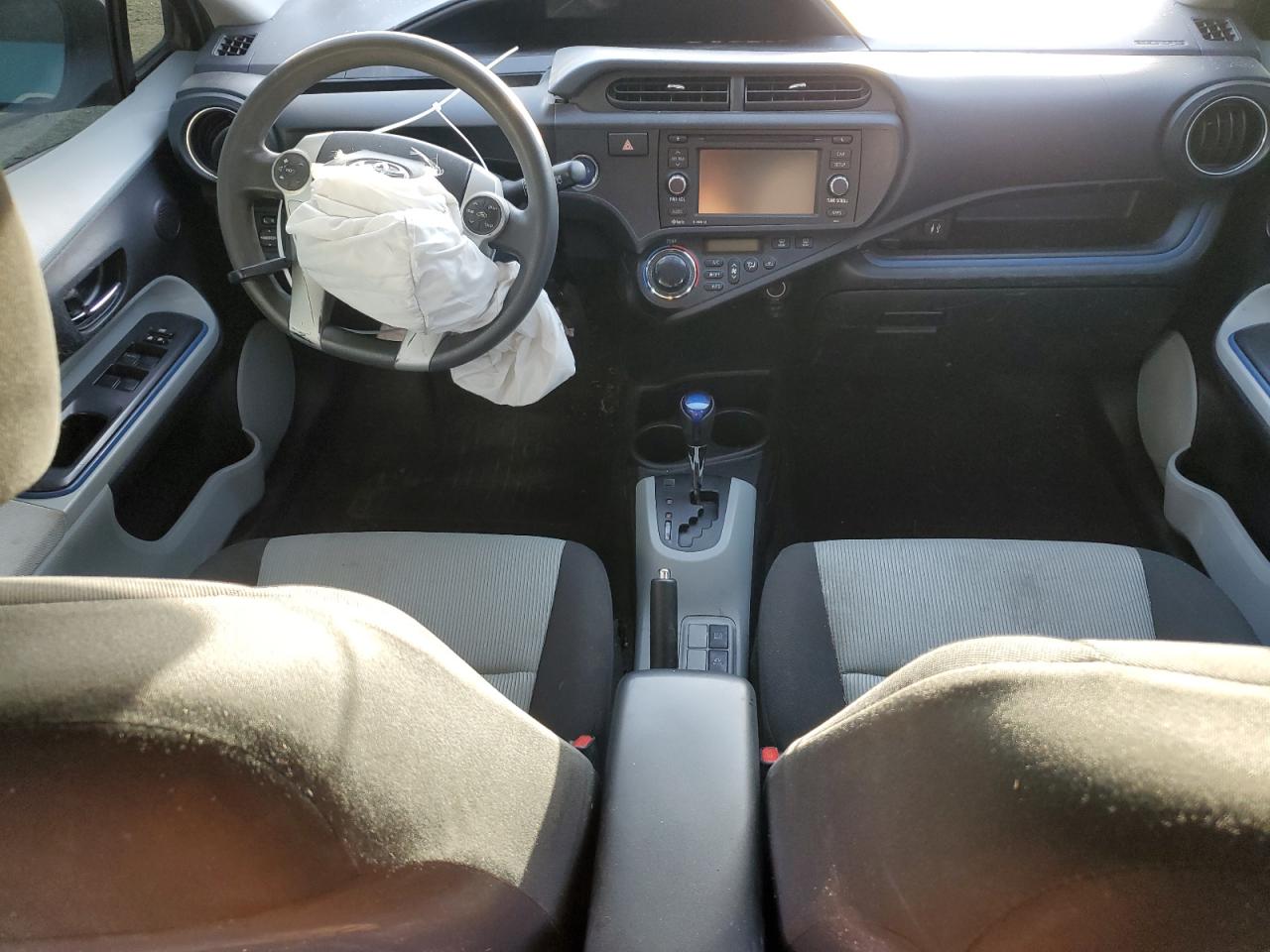 2013 Toyota Prius - Image 8