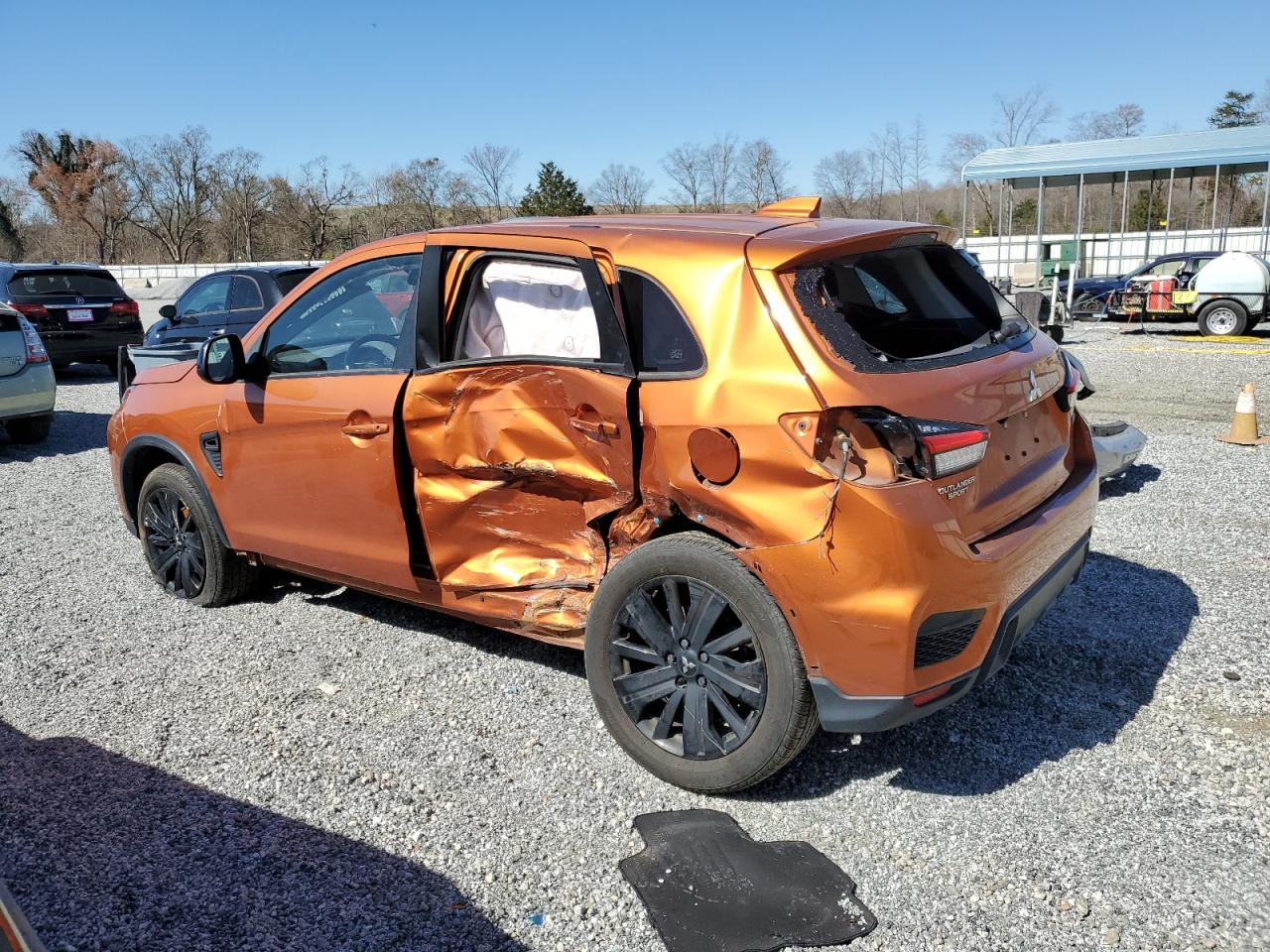 2021 Mitsubishi Outlander - Image 2