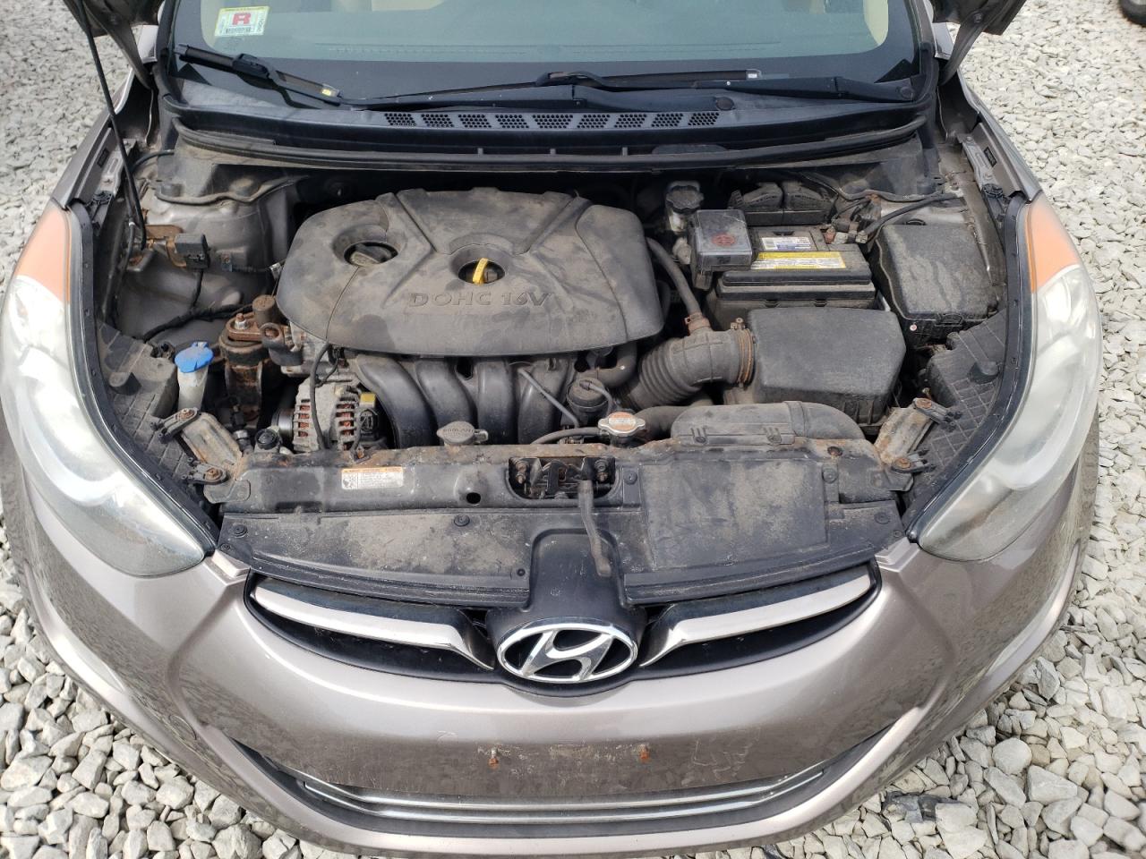 2012 Hyundai Elantra - Image 11