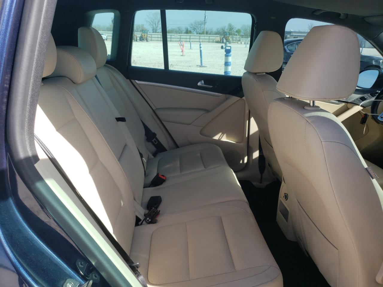 2016 Volkswagen Tiguan - Image 11