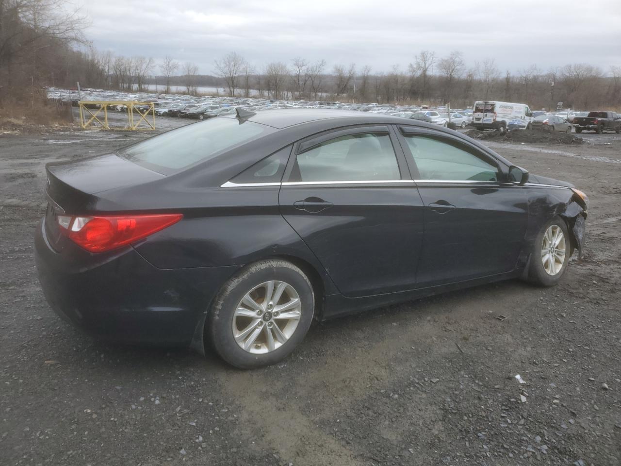 2012 Hyundai Sonata - Image 3