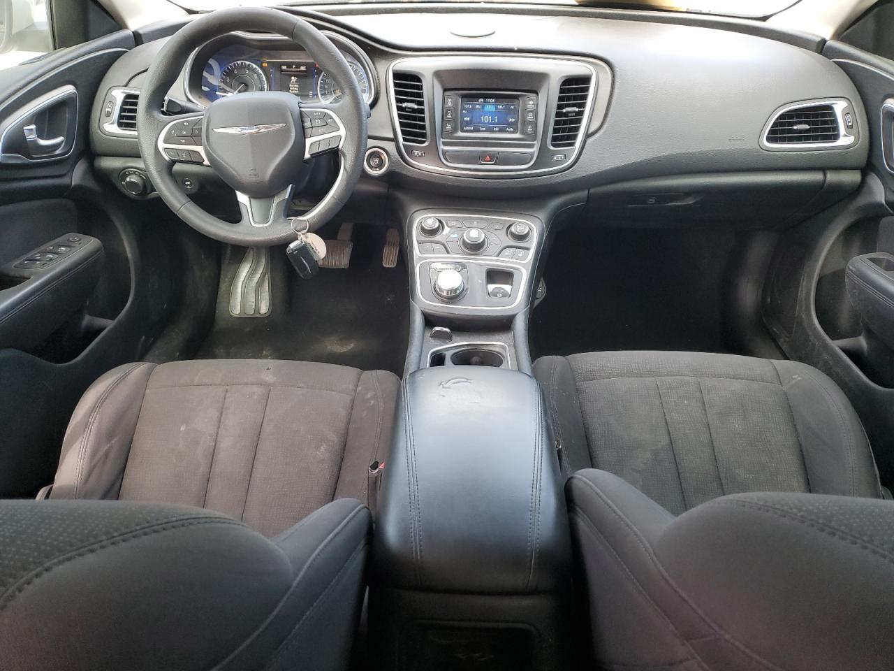 2016 Chrysler 200 - Image 8