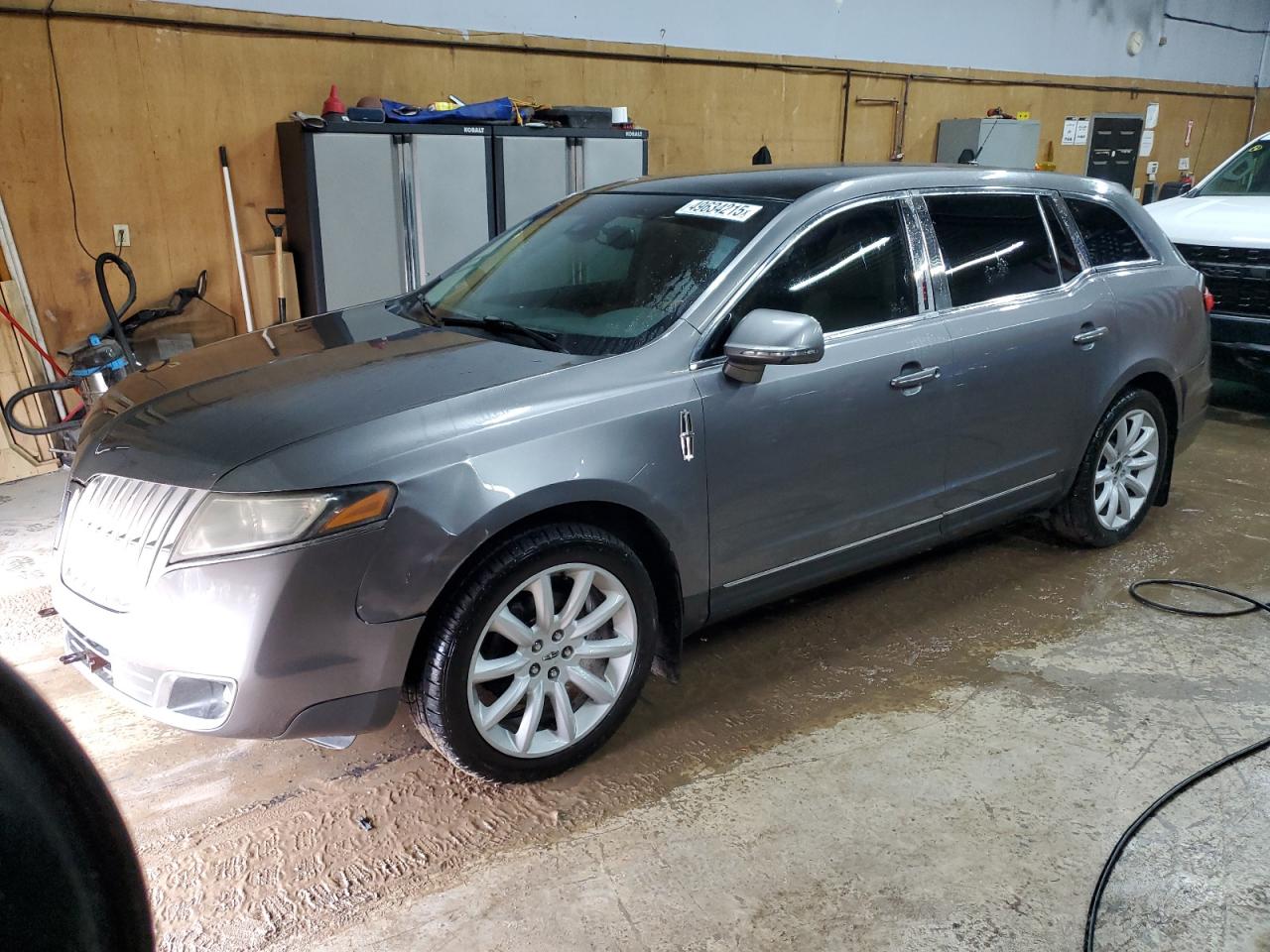 2010 Lincoln MKT - Image 1