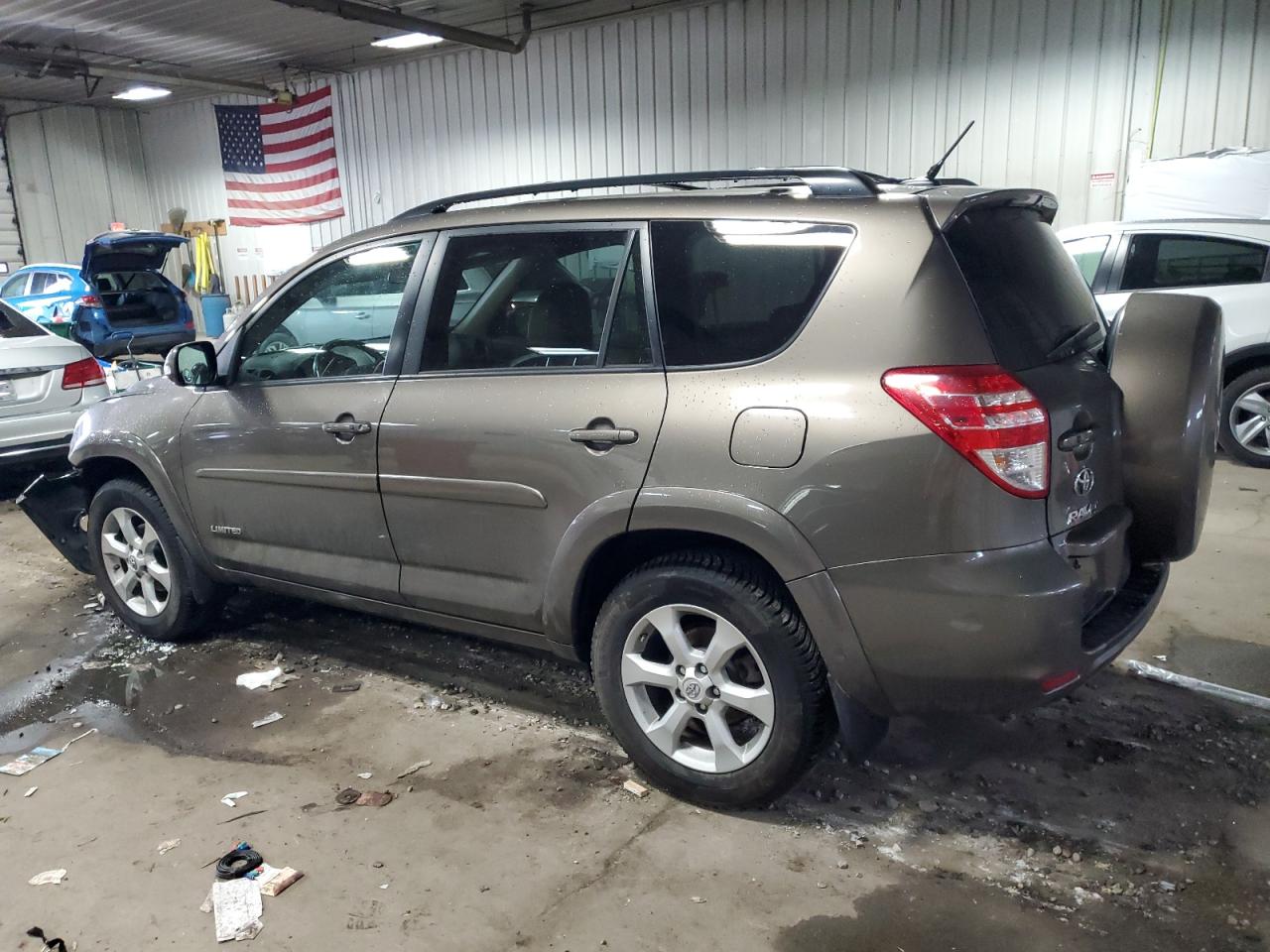 2011 Toyota RAV 4 - Image 2